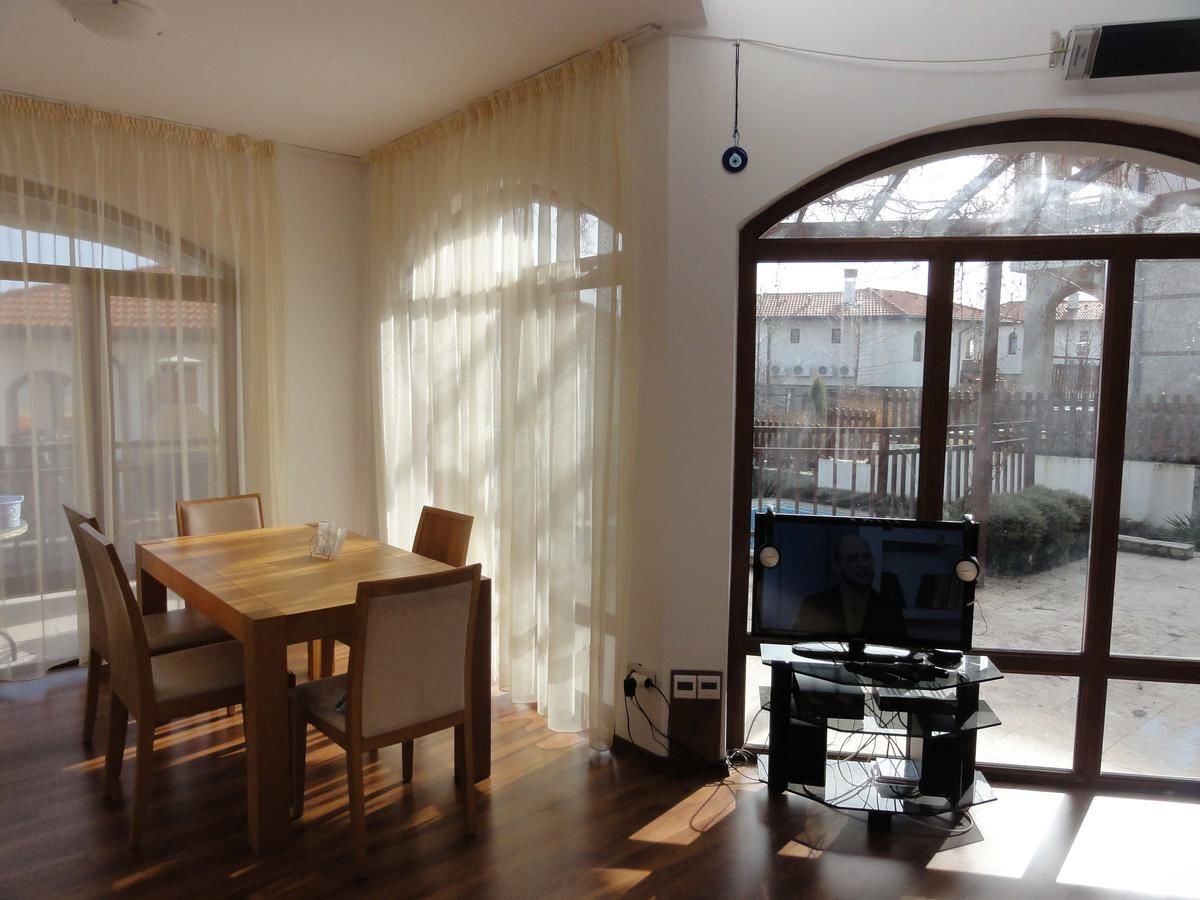 Виллы Villa Azalea in Vineyards Resort Ахелой-9